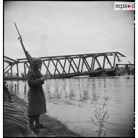 La protection des ponts sur le Rhin à Spire. [description provisoire]