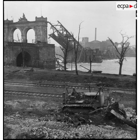 Le Rhin à Mannheim. [description provisoire]