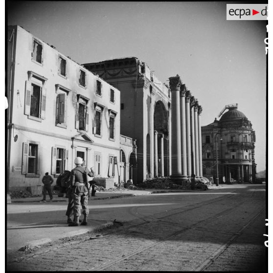 Karlsruhe en ruine. [description provisoire]
