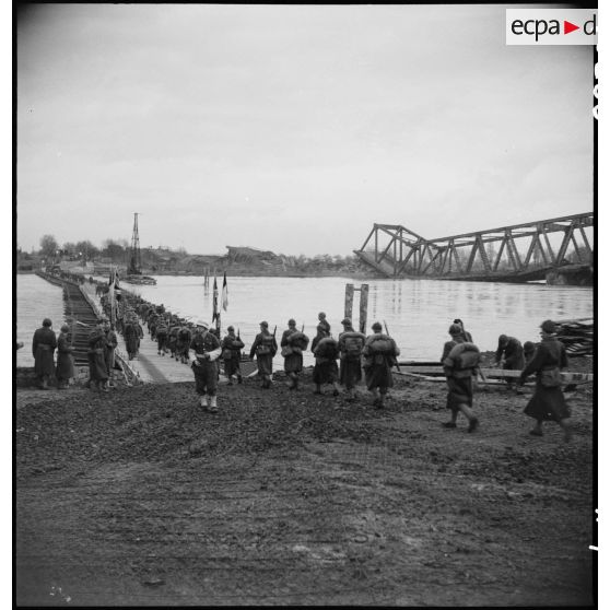 Franchissement du Rhin à Spire. [description provisoire]