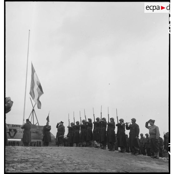 Cérémonie des couleurs à Spire. [description provisoire]