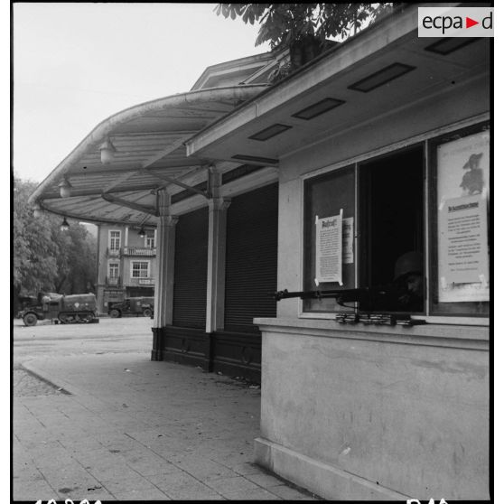 Tireur posté sur la place du théâtre à Baden-Baden. [description provisoire]