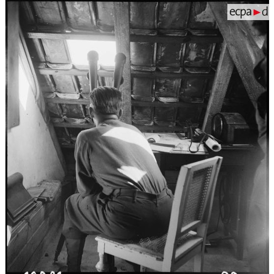 Poste d'observation devant Pforzheim, à 25 km au sud-est de Karlsruhe. [description provisoire]