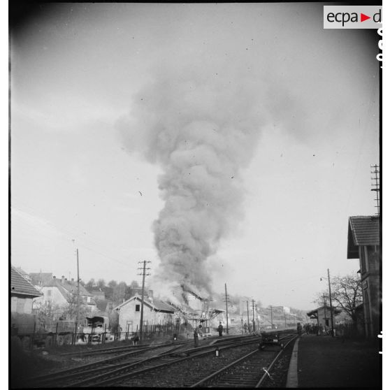 Incendie à la gare d'Ispringen. [description provisoire]