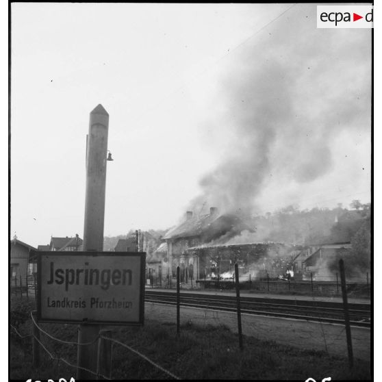Incendie à la gare d'Ispringen. [description provisoire]