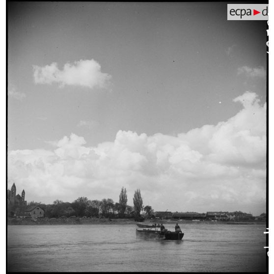 Le franchissement du Rhin à Spire. [description provisoire]