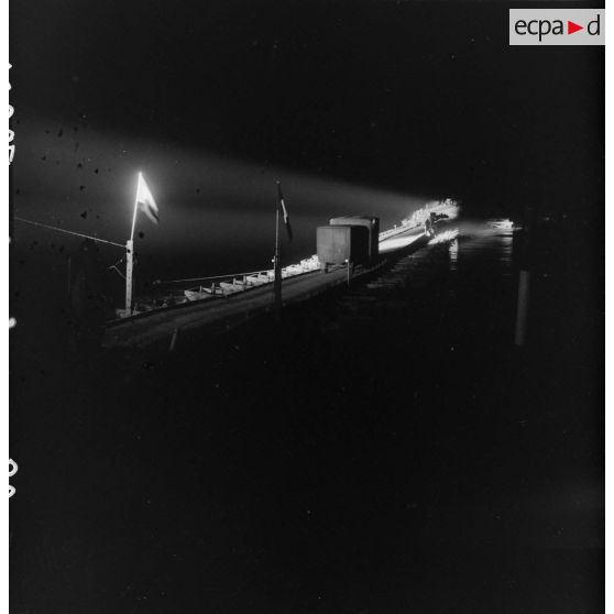 De nuit, pont sur le Rhin à Spire. [description provisoire]