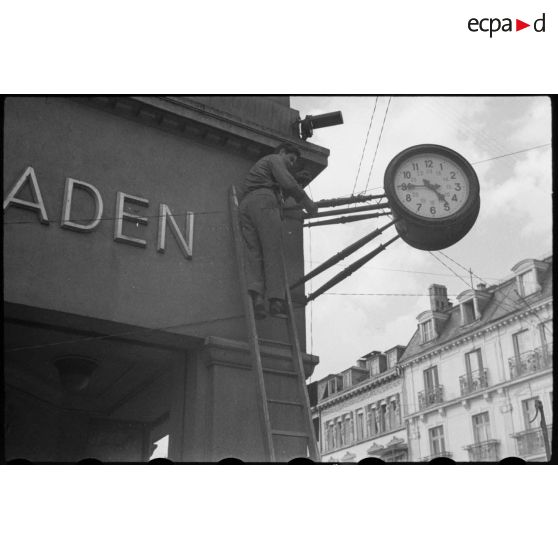 Installation de lignes téléphoniques dans Baden-Baden. [description provisoire]