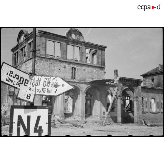 La ville de Kehl en ruine. [description provisoire]