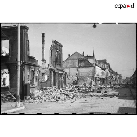 La ville de Kehl en ruine. [description provisoire]