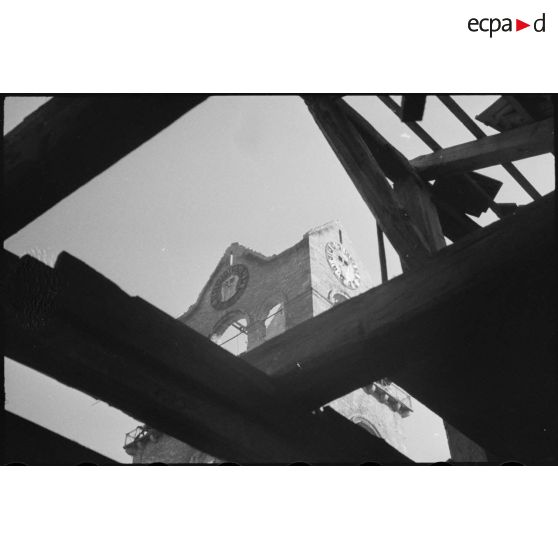 Monument historique en ruine dans Karlsruhe. [description provisoire]