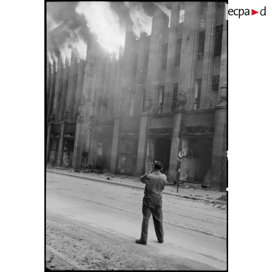 Le SCA dans une rue de Karlsruhe. [description provisoire]