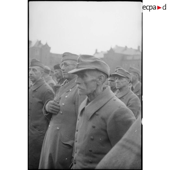 Soldats allemands prisonniers. [description provisoire]