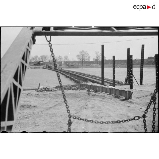 Pont de Germersheim sur le Rhin, au nord-ouest de Karlsruhe.