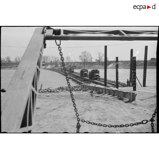 Pont de Germersheim sur le Rhin, au nord-ouest de Karlsruhe.