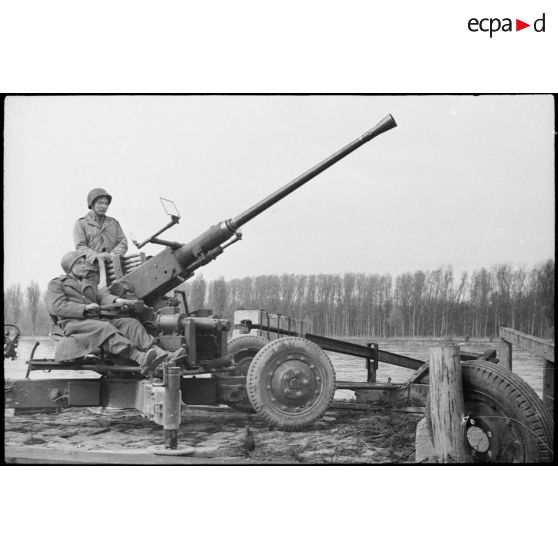 La défense antiaérienne sur les bords du Rhin. [description provisoire]