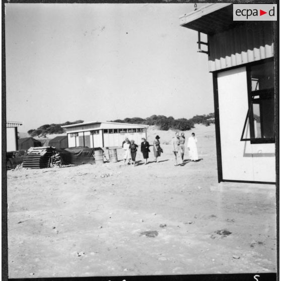 Zeralda. Centre d'estivage saharien des "Sables d'or". Visite des locaux du centre.