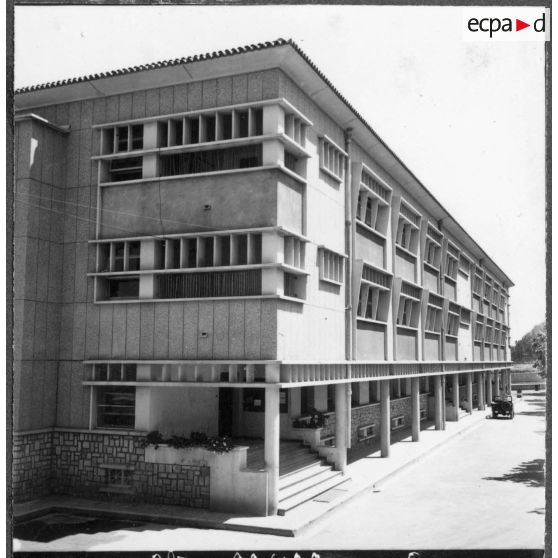 Réalisation du Génie militaire à l'école militaire d'Infanterie de Cherchell. Bâtiment  logement des élèves.