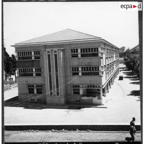 Réalisation du Génie militaire à l'école militaire d'Infanterie de Cherchell. Bâtiment  logement des élèves.