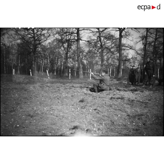 Instruction sur fusil lance-grenades. [description provisoire]