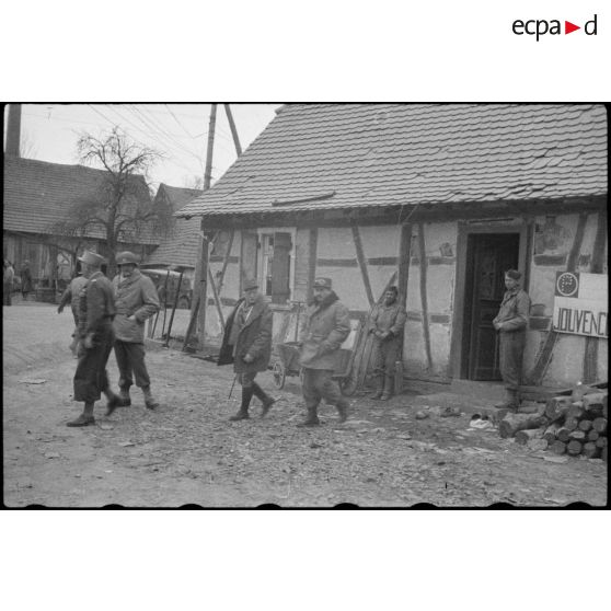 Les officiers du 3e DIA à Oberlauterbach. [description provisoire]