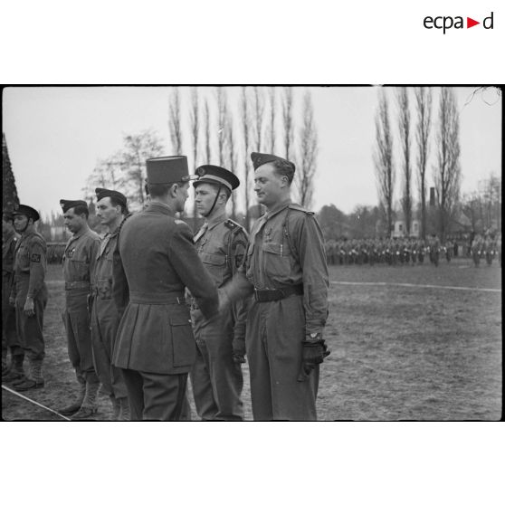 Aspirant de Saint-Simon croix de guerre compagnie de commandant du RMT [description provisoire]