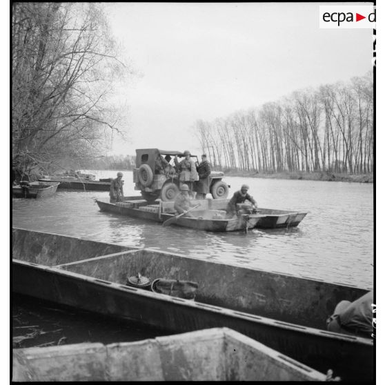 Traversée du Rhin. [description provisoire]