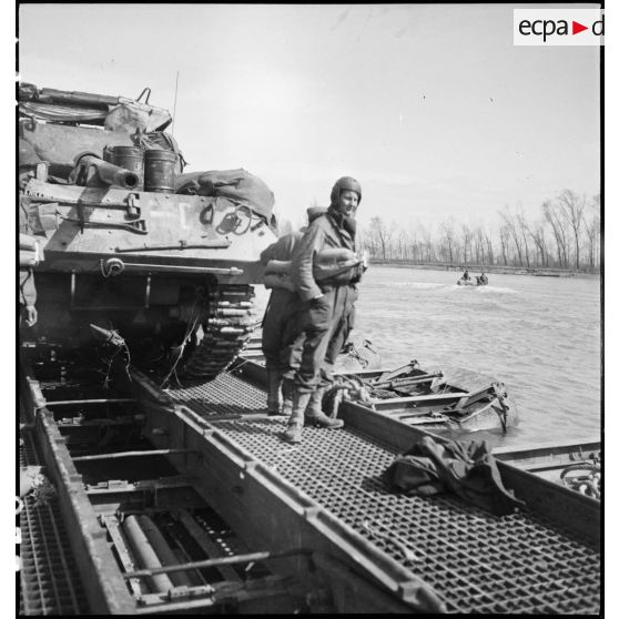 Traversée du Rhin. [description provisoire]