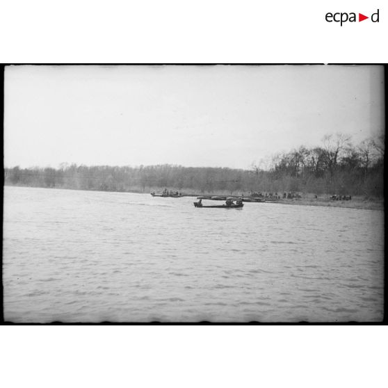 Traversée du Rhin. [description provisoire]