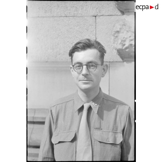 Portrait d'un soldat de la direction du service des essences des armées. [description provisoire]