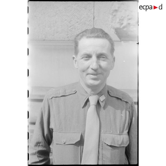 Portrait d'un commandant de la direction du service des essences des armées. [description provisoire]