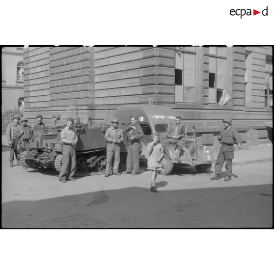 Véhicule du SCA accidenté dans Karlsruhe. [description provisoire]