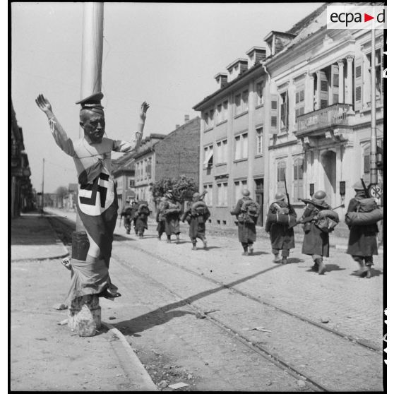 Eléments de la 9e DIC dans Kehl. [description provisoire]