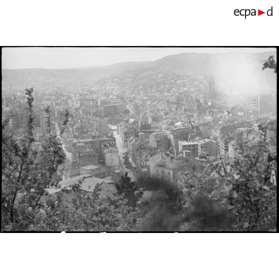 La ville de Stuttgart vue depuis le balcon est de la ville. [description provisoire]