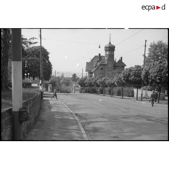 Une rue de Stuttgart. [description provisoire]