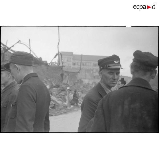 Population dans Stuttgart. [description provisoire]