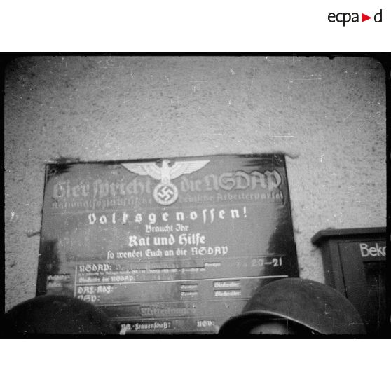 Panneau de progagande. [description provisoire]