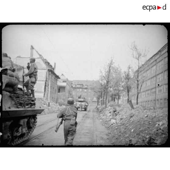 Des TD M10 américains dans la région de Stuttgart. [description provisoire]