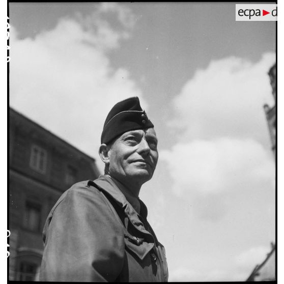Portraits du général de brigade Guy Schlesser.