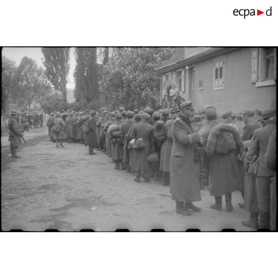 Soldats allemands prisonniers dans une commune du Bade-Würtemberg.