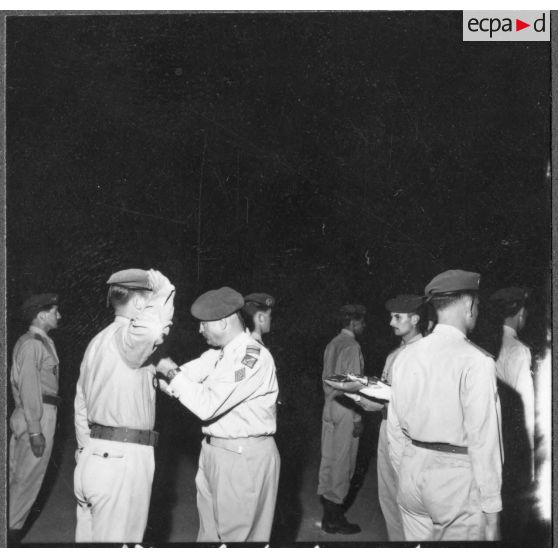 Base maréchal de Lattre d'Aïn Arnat. Remise de décoration.