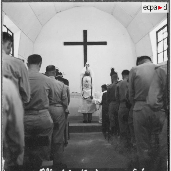 Base maréchal de Lattre d'Aïn Arnat. Messe à la mémoire du lieutenant Bernard de Lattre de Tassigny.