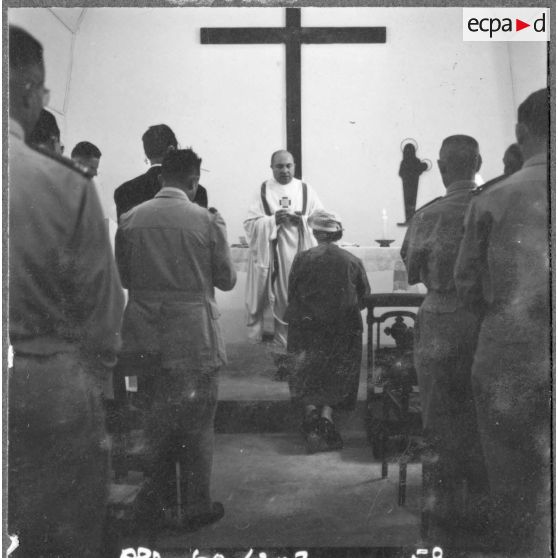 Base maréchal de Lattre d'Aïn Arnat. Messe à la mémoire du lieutenant Bernard de Lattre de Tassigny.