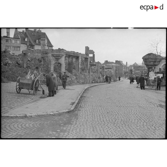La ville de Kassel (ou Cassel) en ruine.