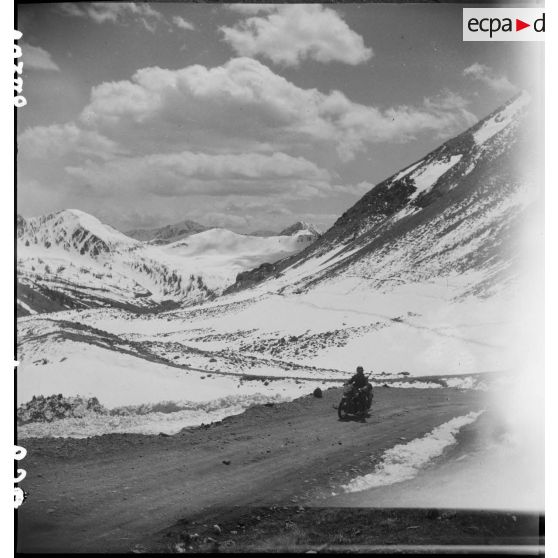 La bataille de l'Authion avec la 1re DFL (Division française libre) : franchissement du col de la Lombarde.