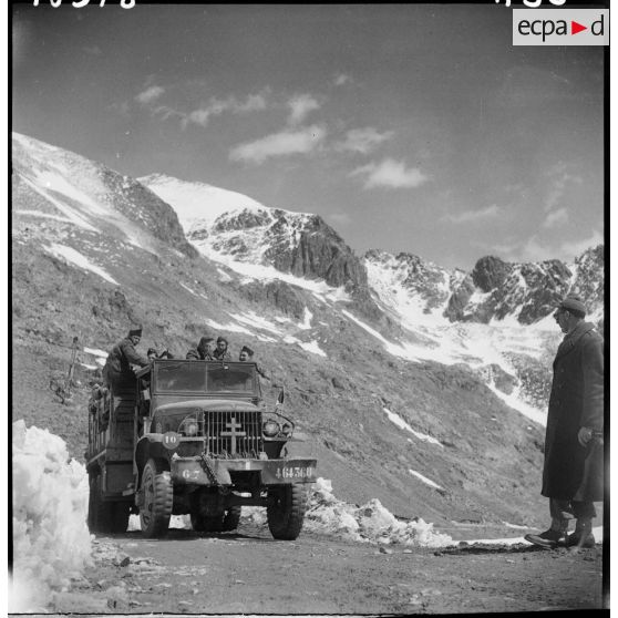 La bataille de l'Authion avec la 1re DFL (Division française libre) :  franchissement du col de la Lombarde.