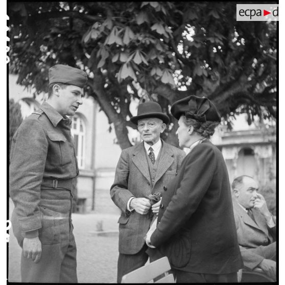 Le général d'armée Maxime Weygand et son épouse.