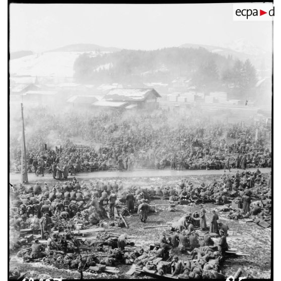Camp de triage de prisonniers de guerre allemands entre Traunstein, Inzell et Berchtesgaden.