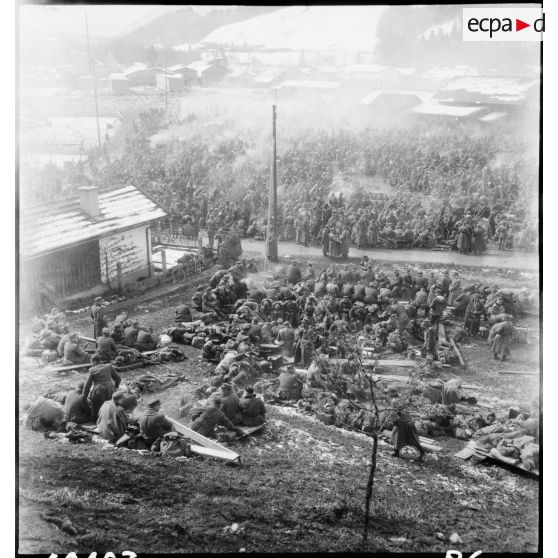 Camp de triage de prisonniers de guerre allemands entre Traunstein, Inzell et Berchtesgaden.