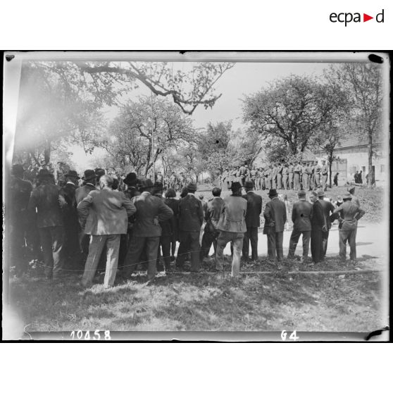 Célébration de la fête de Jeanne d'Arc par des unités de la 2e DB.